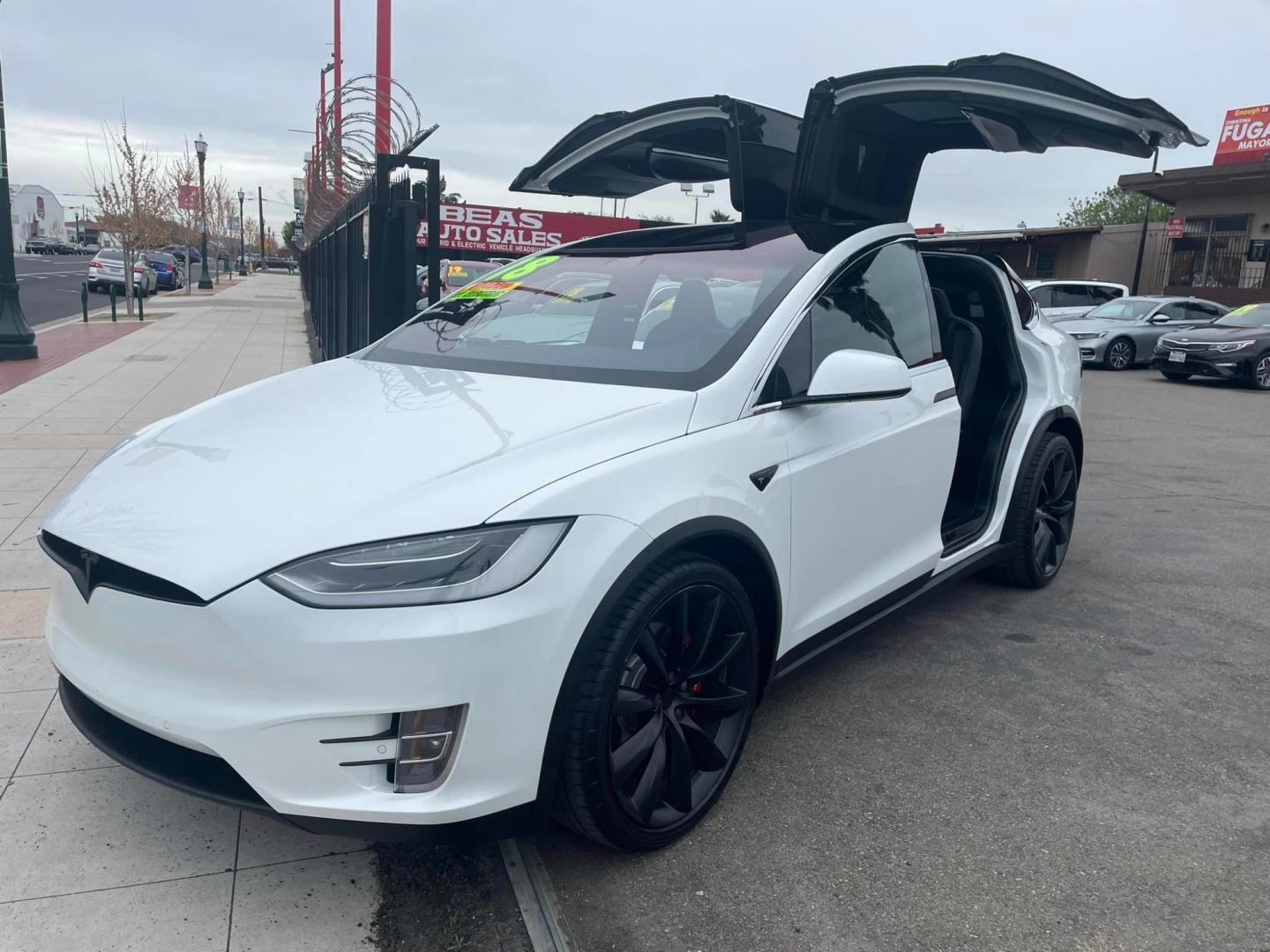 2018 WHITE /BLACK Tesla Model X (5YJXCAE28JF) , located at 744 E Miner Ave, Stockton, CA, 95202, (209) 944-5770, 37.956863, -121.282082 - PLUS TAXES AND FEES - Photo#6